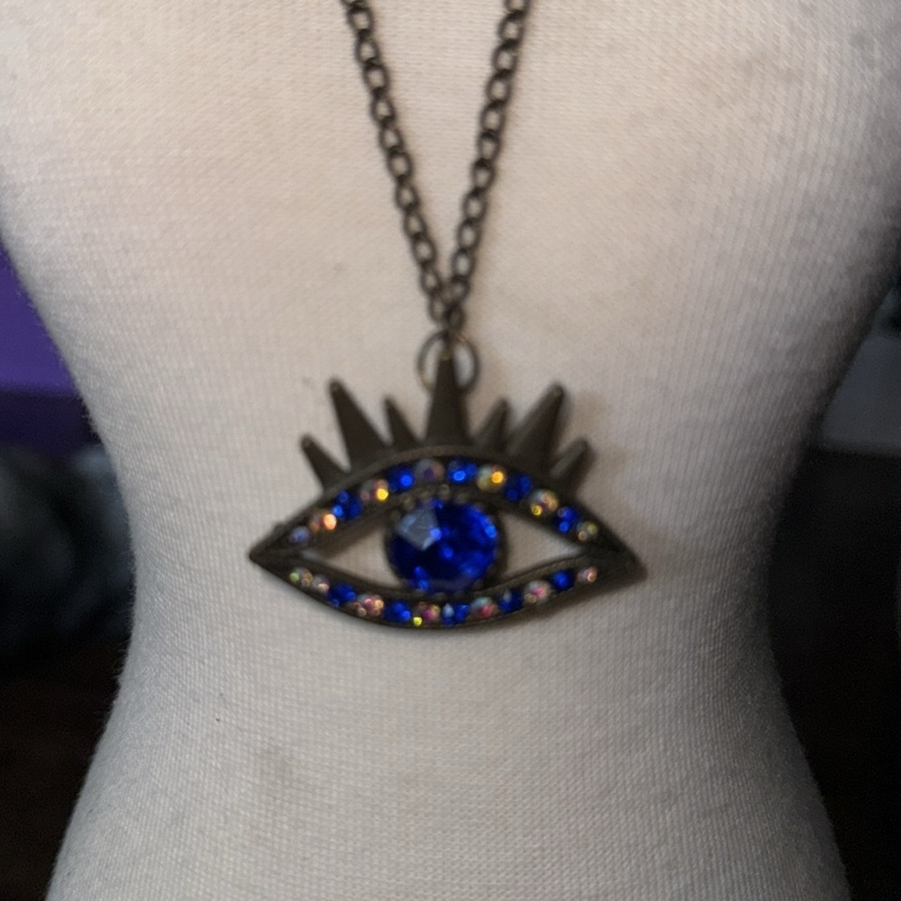 Blue Eye Pendant Necklace